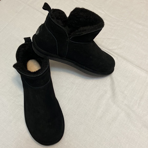 Bearpaw Black Suede Wool Lined Womens Booties & Stud Embellishments EUC size11 - Picture 4 of 8